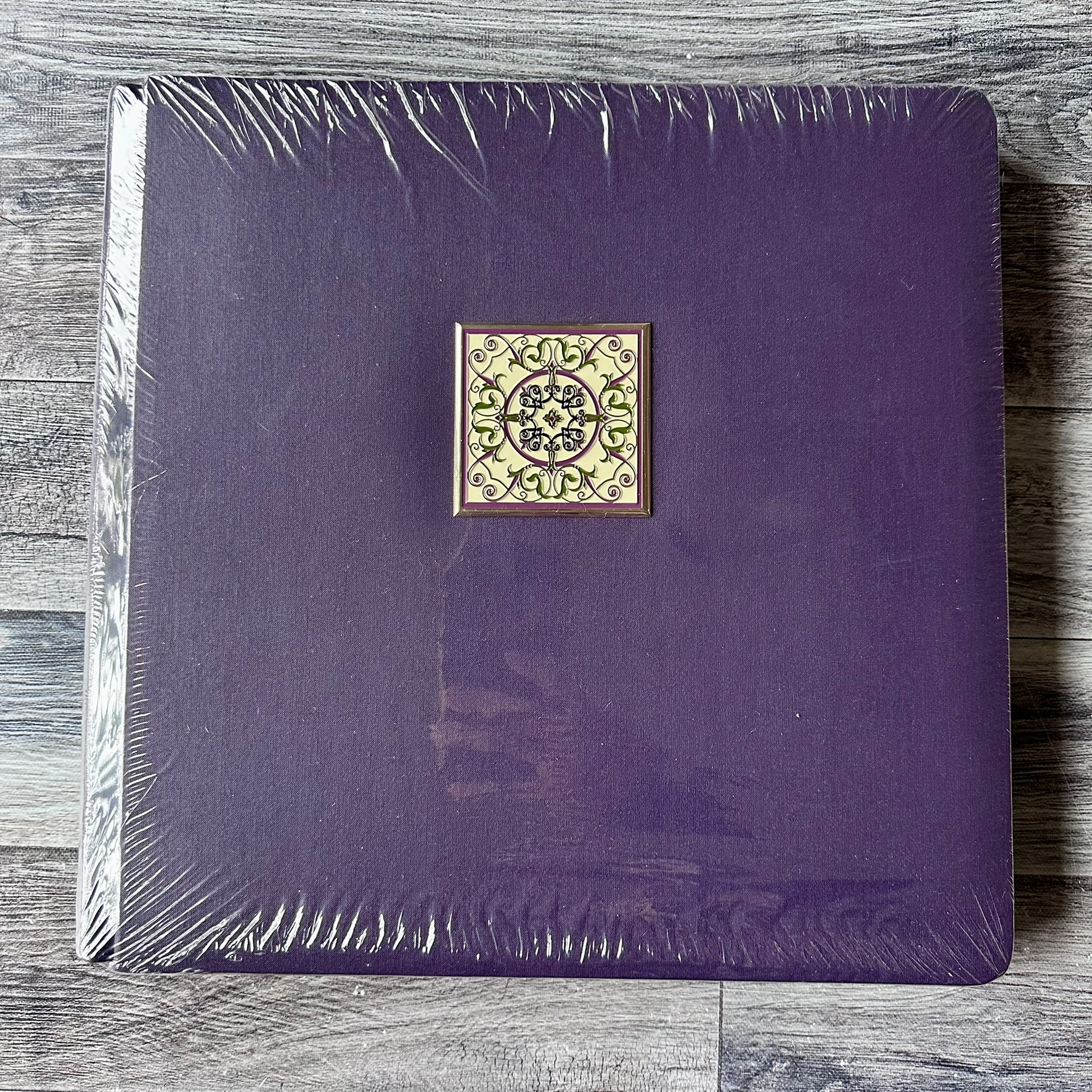 Creative Memories Eggplant 12x12 Scrapbook Album With White Refill Pages & Protectors